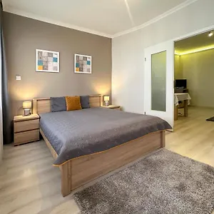 Asboth Taylor Appartement