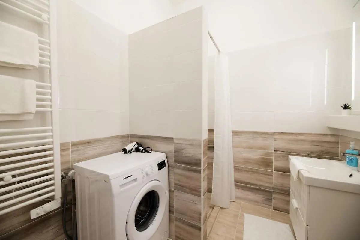Extra Central Brand New Large Home With Air Con Budapest 0*,