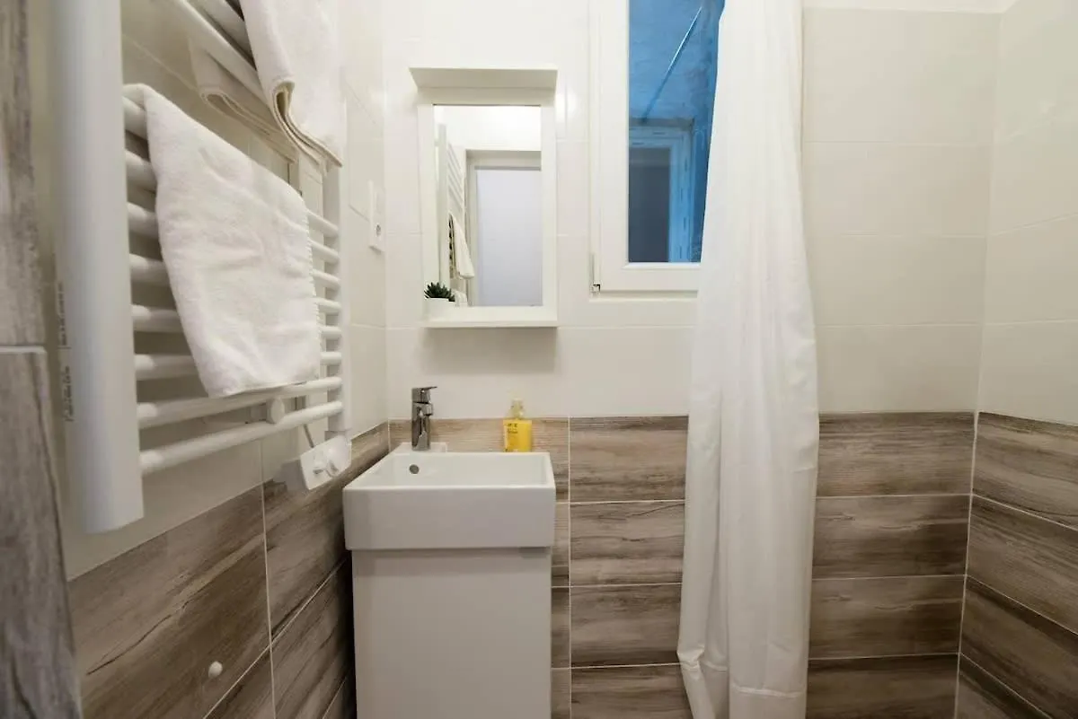 Extra Central Brand New Large Home With Air Con Budapest
