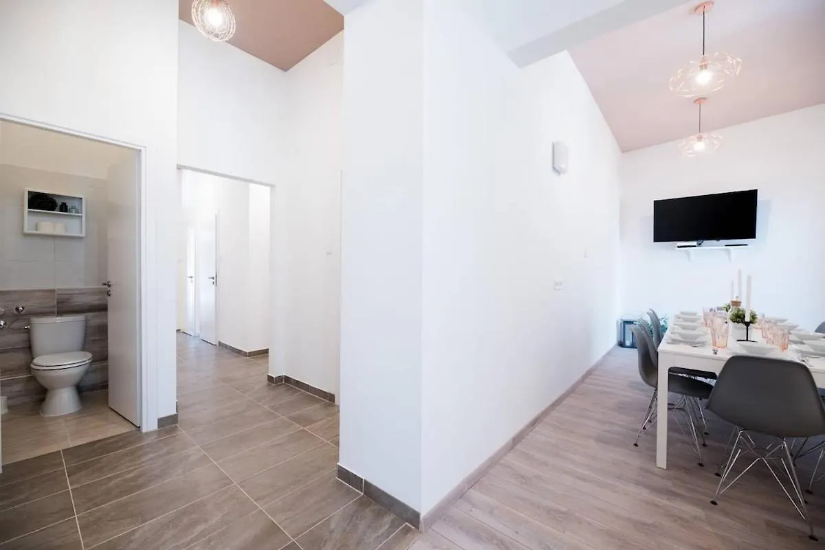 Holiday home Extra Central Brand New Large Home With Air Con Budapest