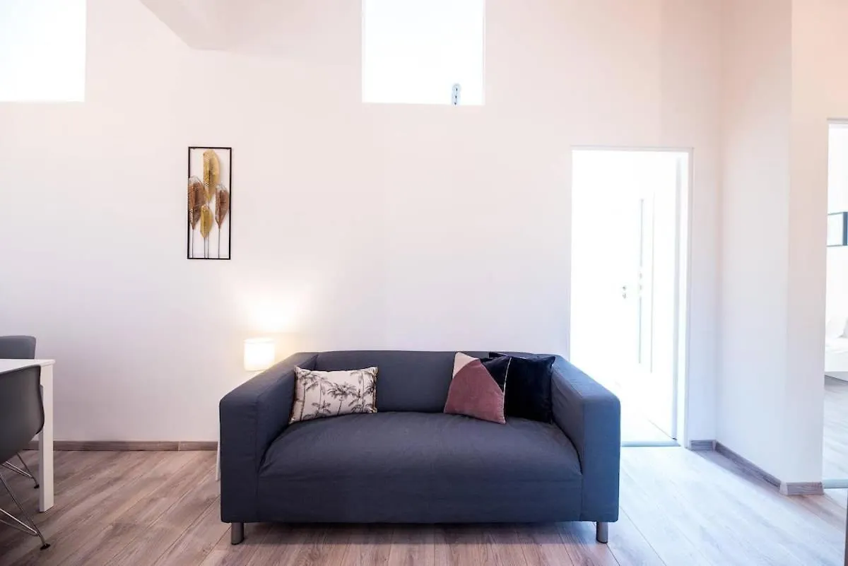 Extra Central Brand New Large Home With Air Con Budapest