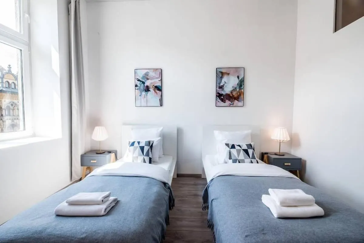 Extra Central Brand New Large Home With Air Con Budapest
