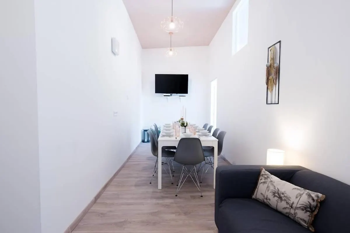Extra Central Brand New Large Home With Air Con Budapest Hungary
